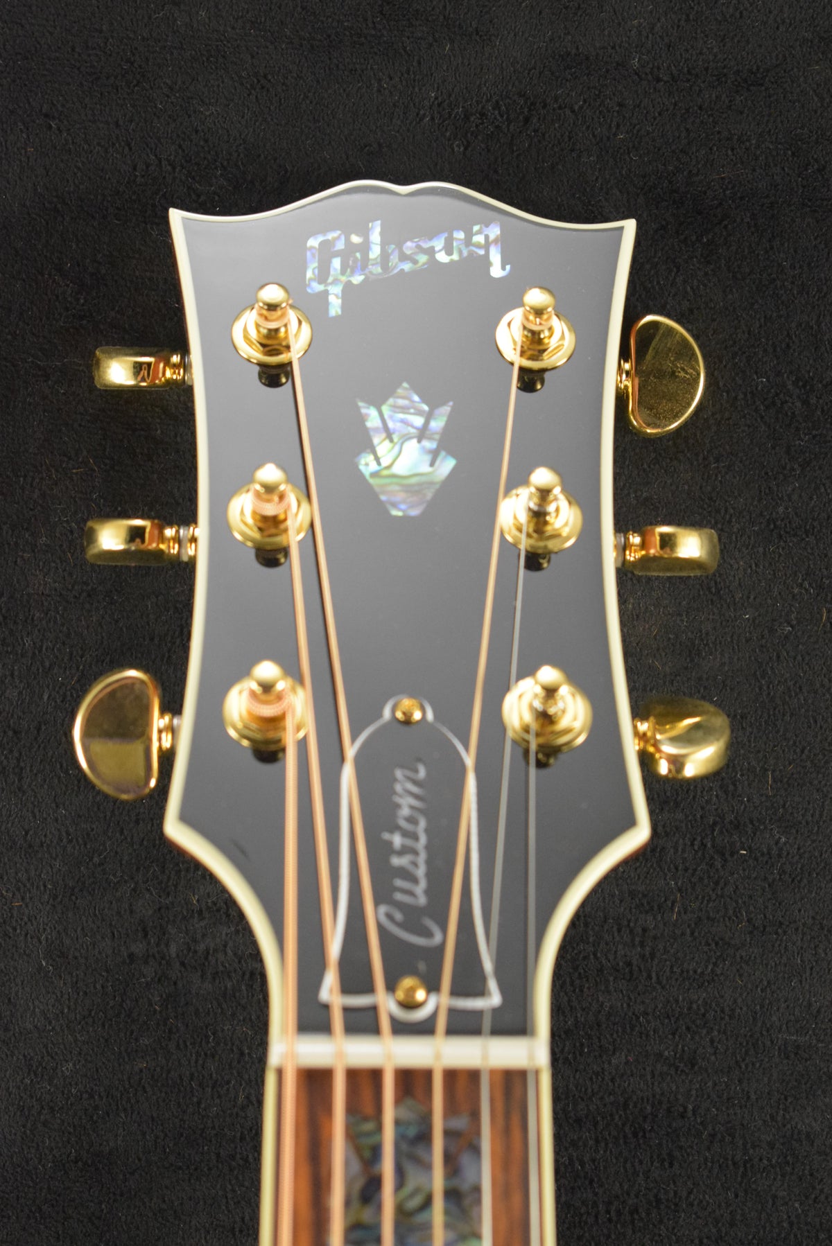 Gibson Custom SJ-200 Elegant Koa Honey Burst