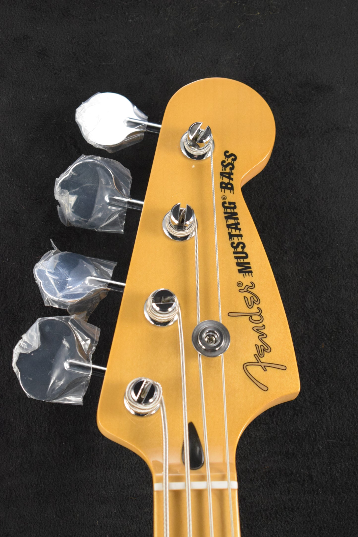Fender Player II Mustang Bass PJ Polar White Maple Fingerboard