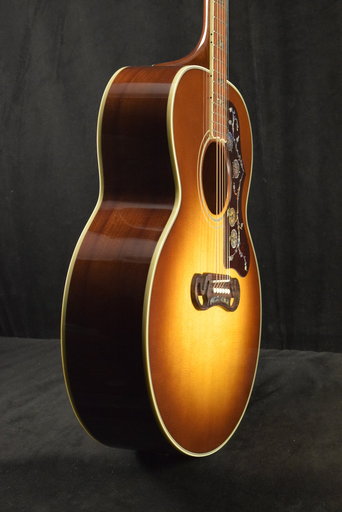 Gibson Custom SJ-200 Elegant Koa Honey Burst