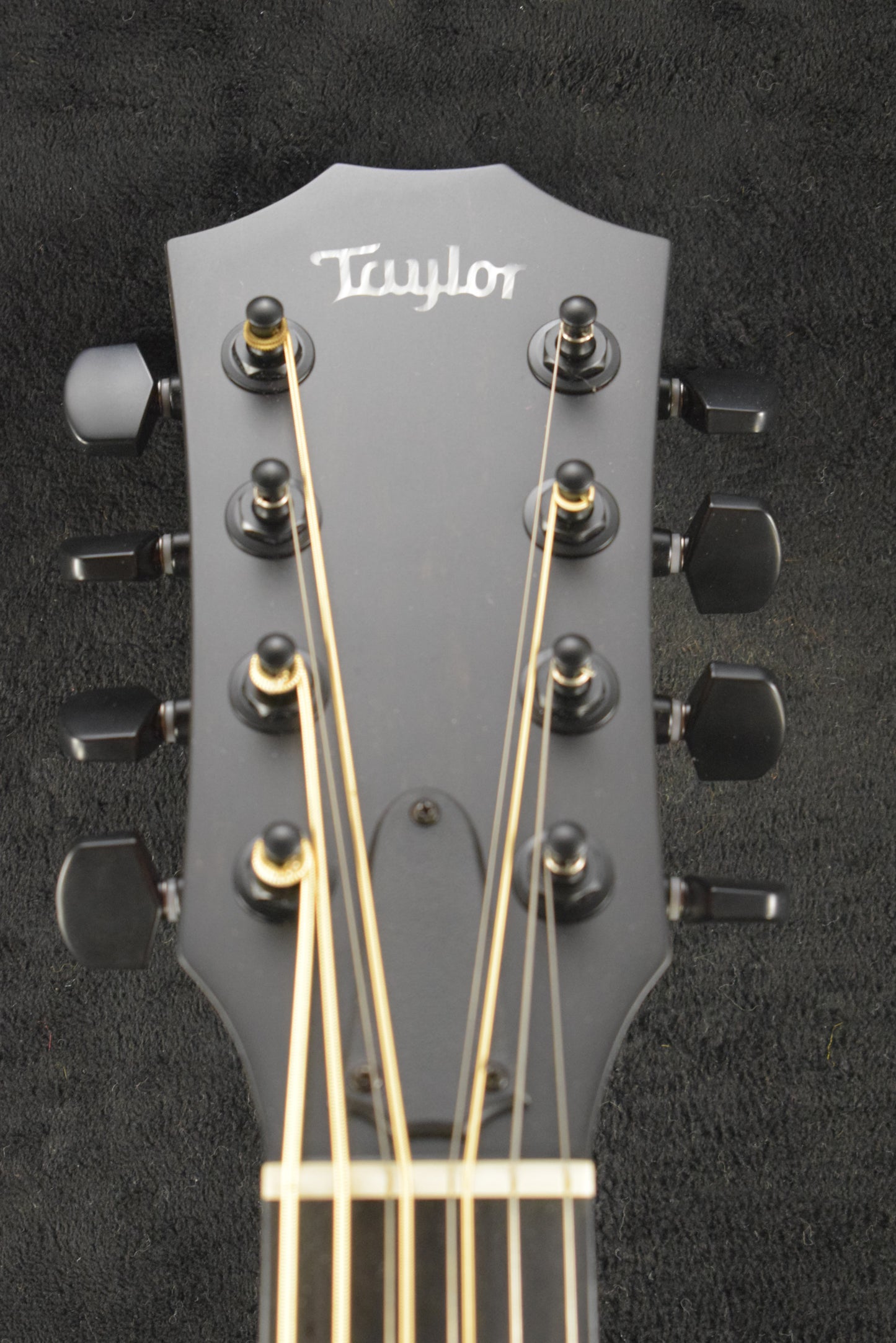 Taylor 326ce Baritone-8 Special Edition Shaded Edgeburst