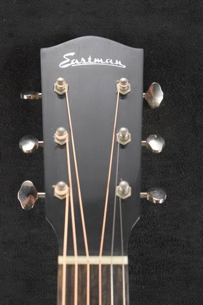 Eastman E10SS/V Slope Shoulder Dreadnought Antique Varnish Finish