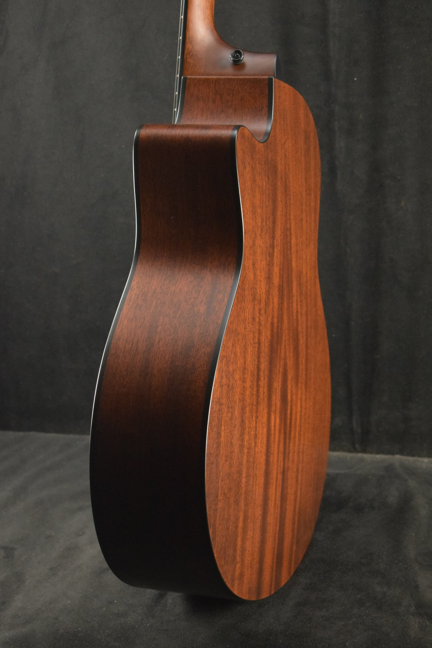 Taylor 326ce Baritone-8 Special Edition Shaded Edgeburst