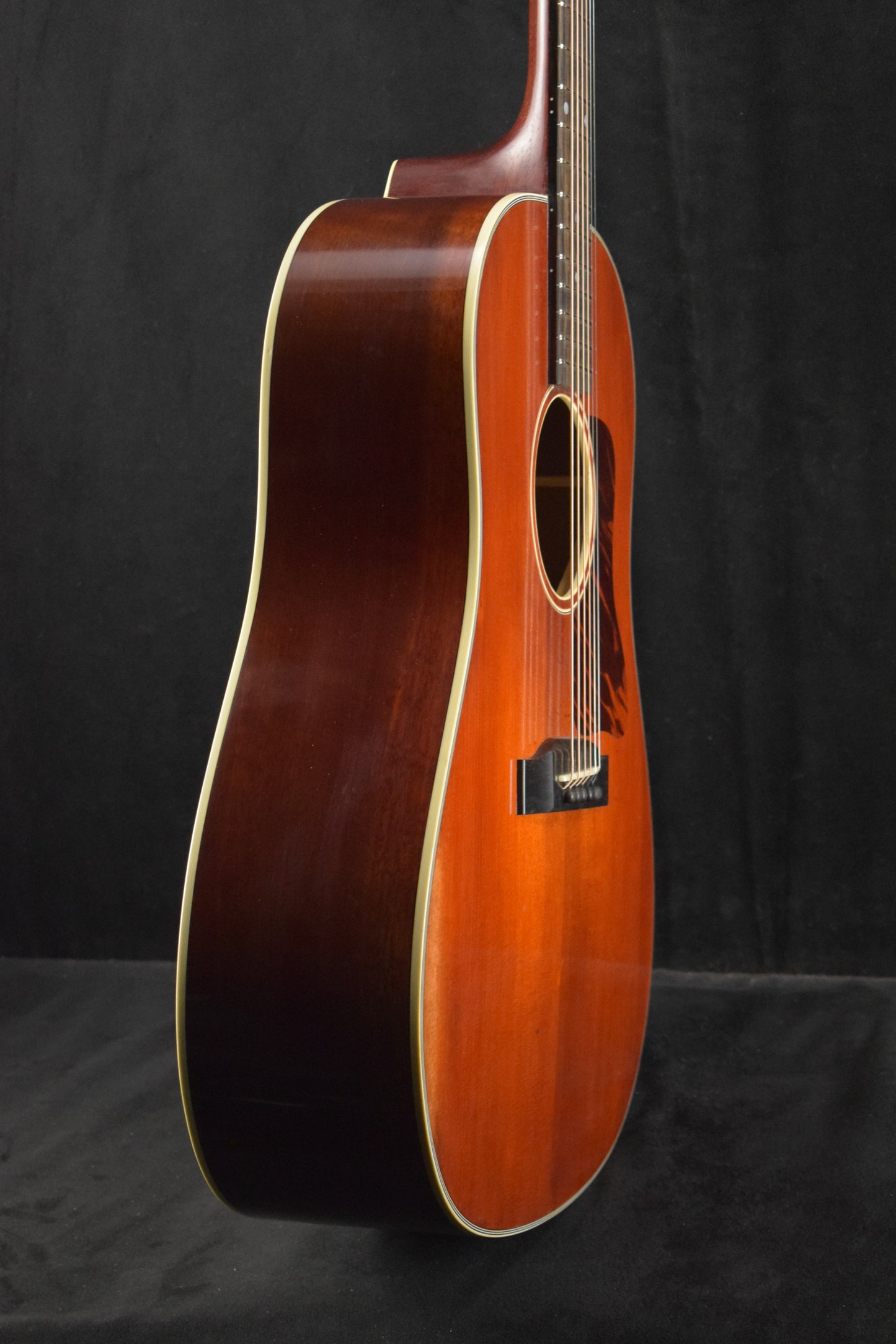 Eastman E10SS/V Slope Shoulder Dreadnought Antique Varnish Finish