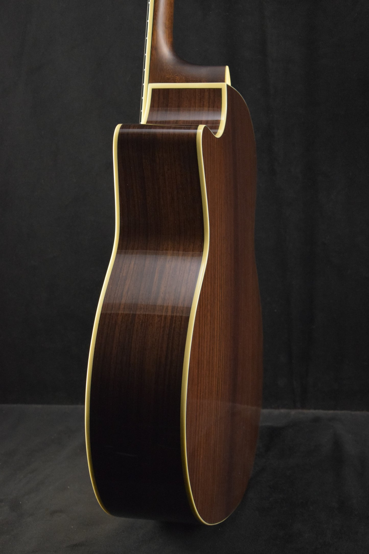 Eastman AC422CE Acoustic-Electric Grand Auditorium Natural Truetone Gloss