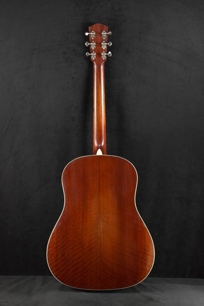 Eastman E10SS/V Slope Shoulder Dreadnought Antique Varnish Finish