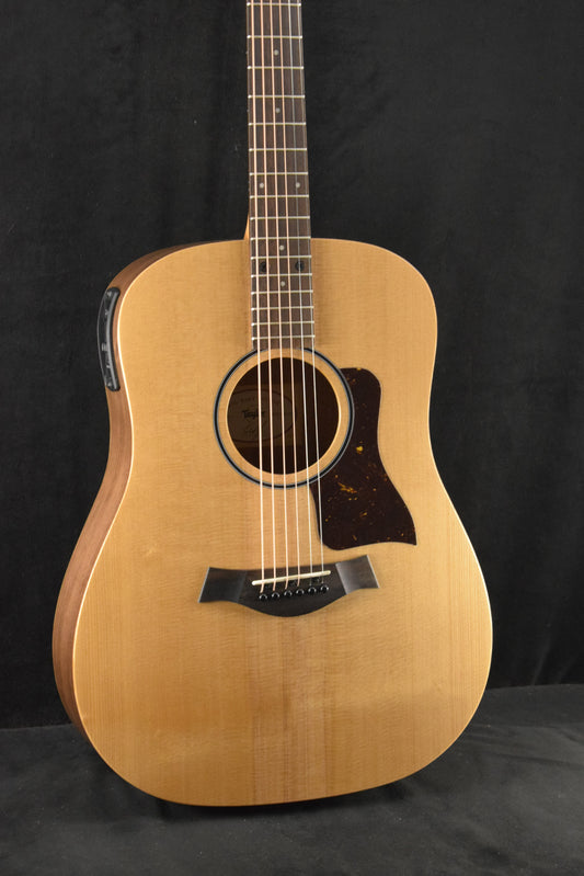Taylor BBTe Big Baby Taylor Walnut/Sitka Spruce Natural