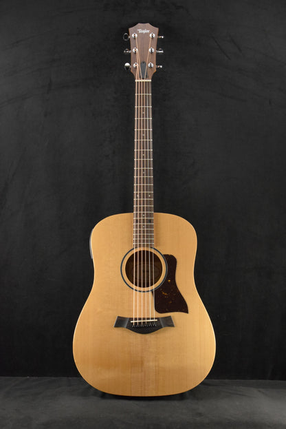 Taylor BBTe Big Baby Taylor Walnut/Sitka Spruce Natural