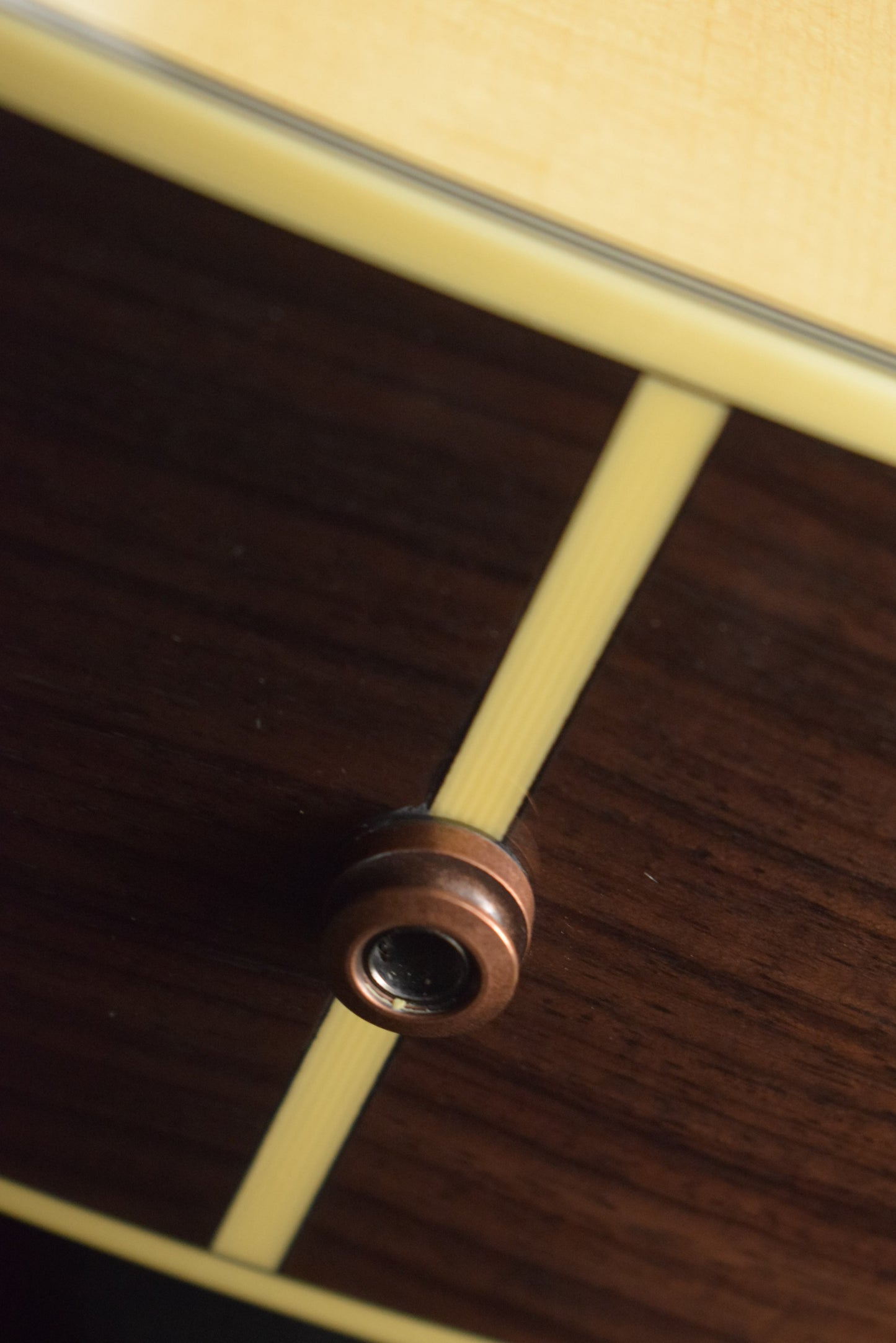 Eastman AC422CE Acoustic-Electric Grand Auditorium Natural Truetone Gloss