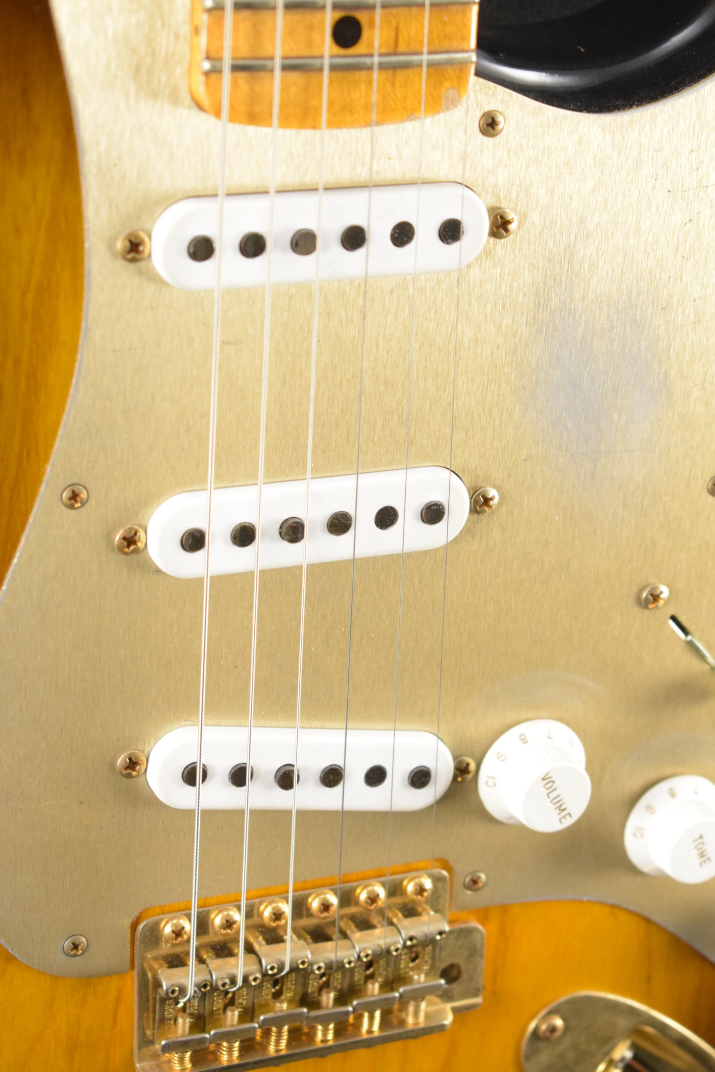 Fender Custom Shop '55 Stratocaster Relic Wide Fade 2-Color Sunburst Gold Hardware