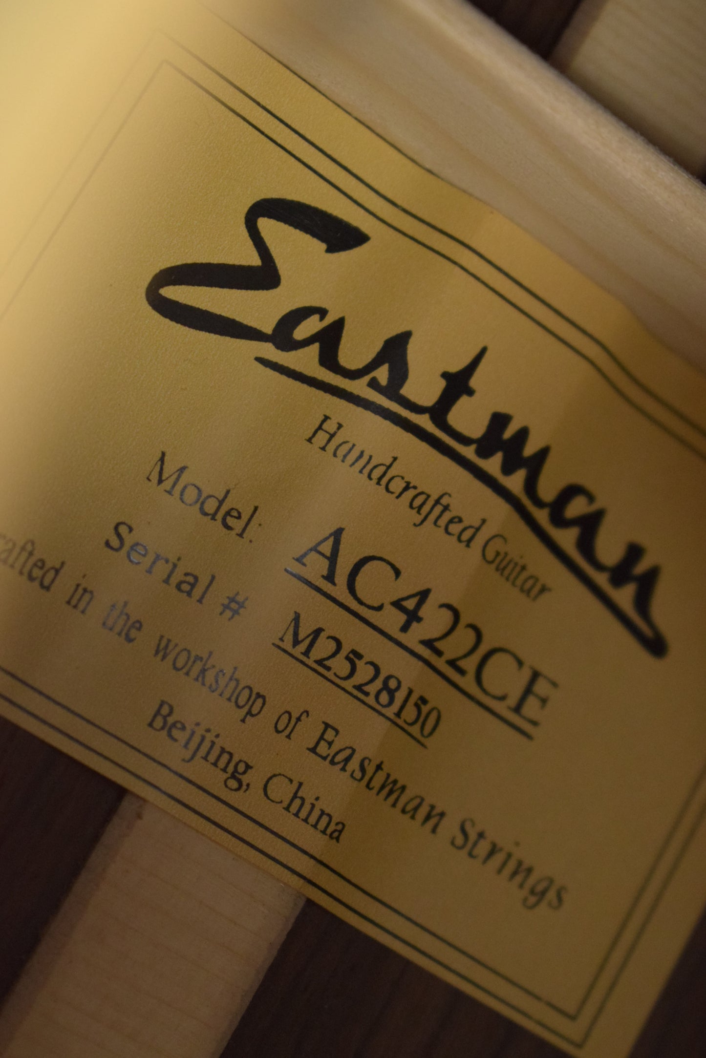 Eastman AC422CE Acoustic-Electric Grand Auditorium Natural Truetone Gloss