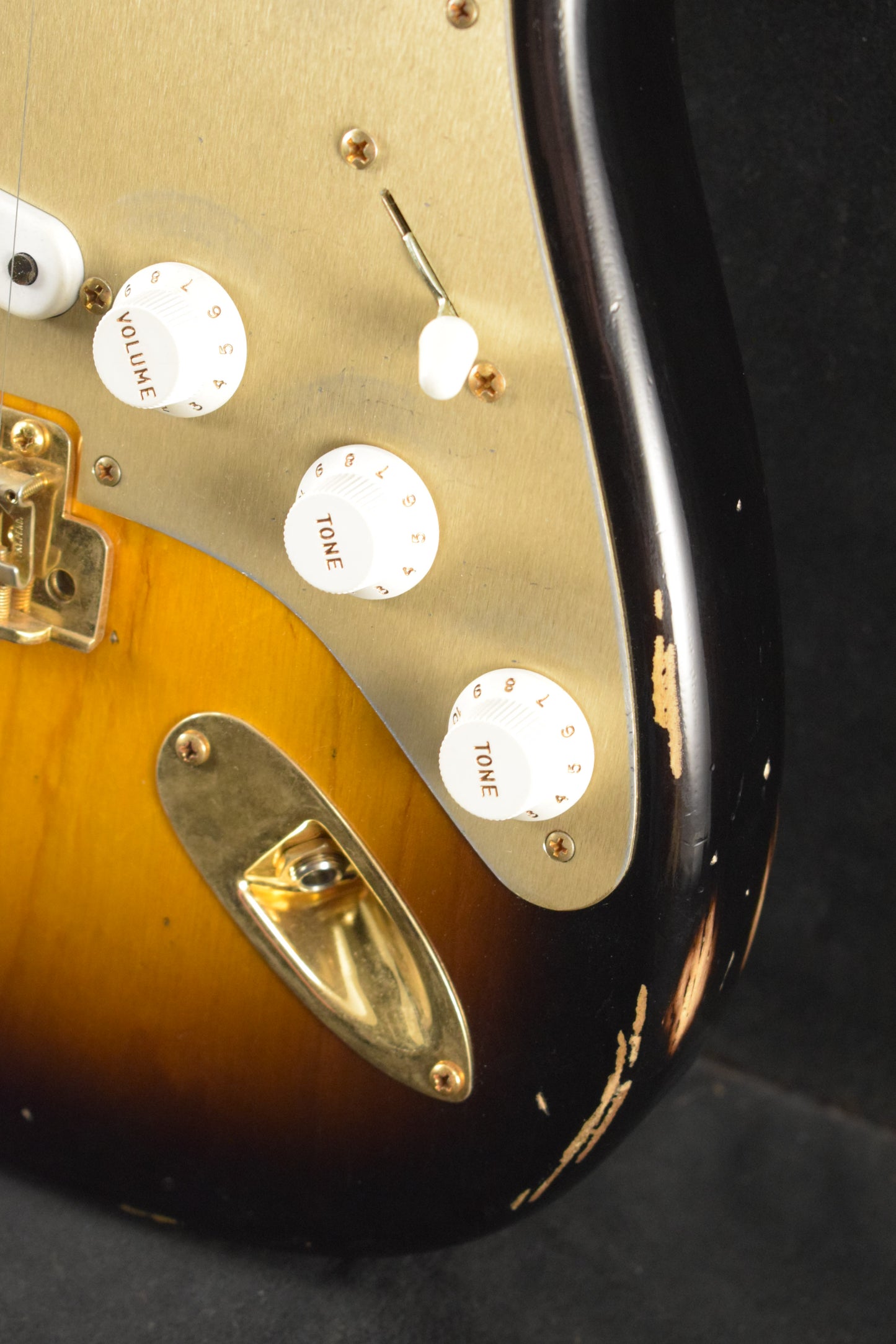 Fender Custom Shop '55 Stratocaster Relic Wide Fade 2-Color Sunburst Gold Hardware