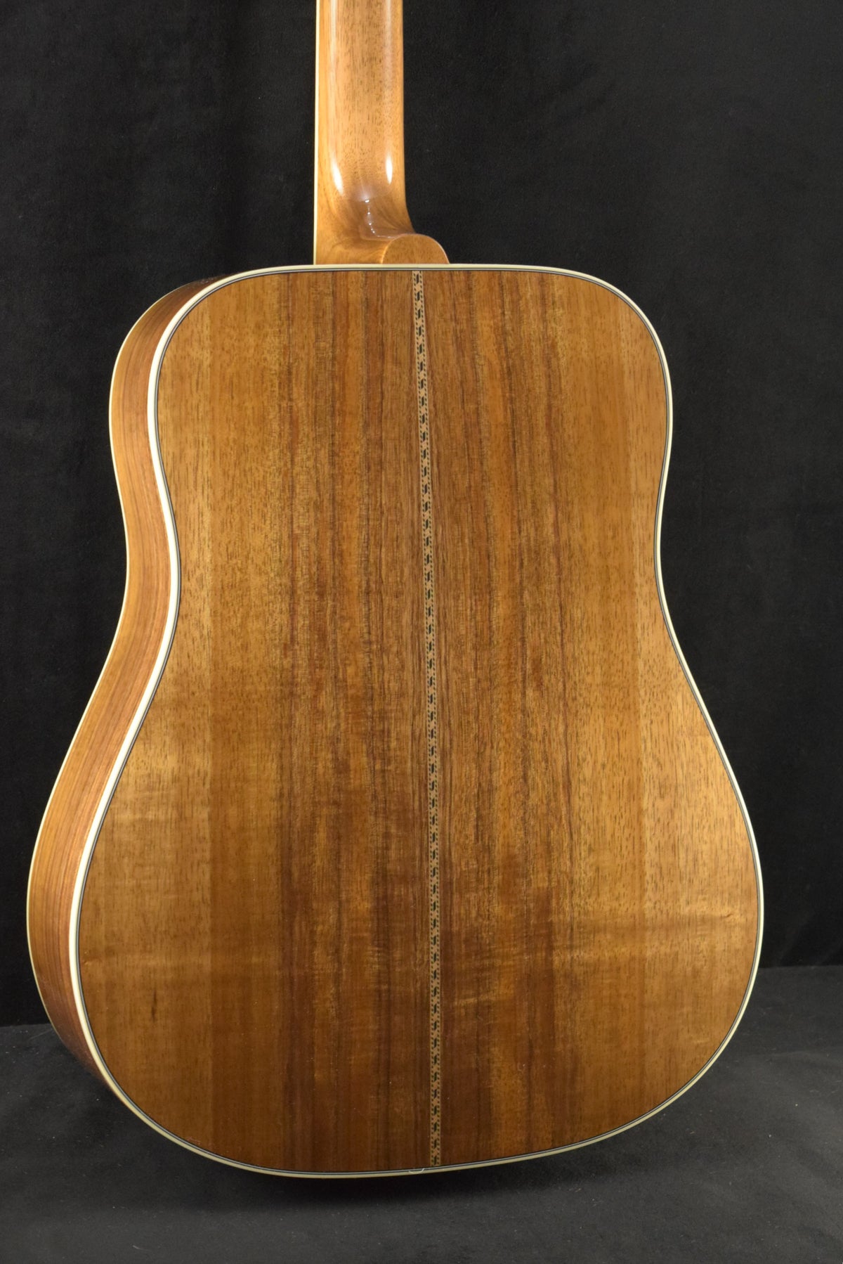 Gibson Custom Hummingbird Elegant Koa Honey Burst