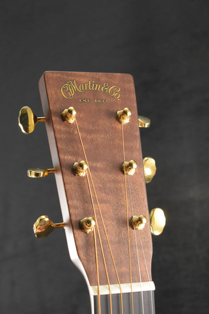 Martin Custom Shop OM Orchestra Model Sitka Spruce VTS Quilted Pommele Sapele Natural