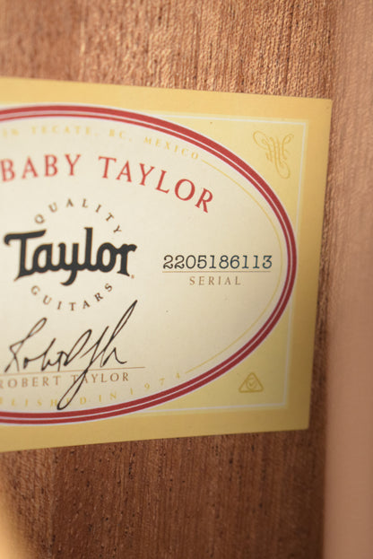 Taylor BBTe Big Baby Taylor Walnut/Sitka Spruce Natural