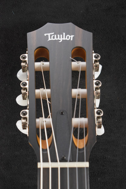 Taylor 214ce-N Nylon-String Natural