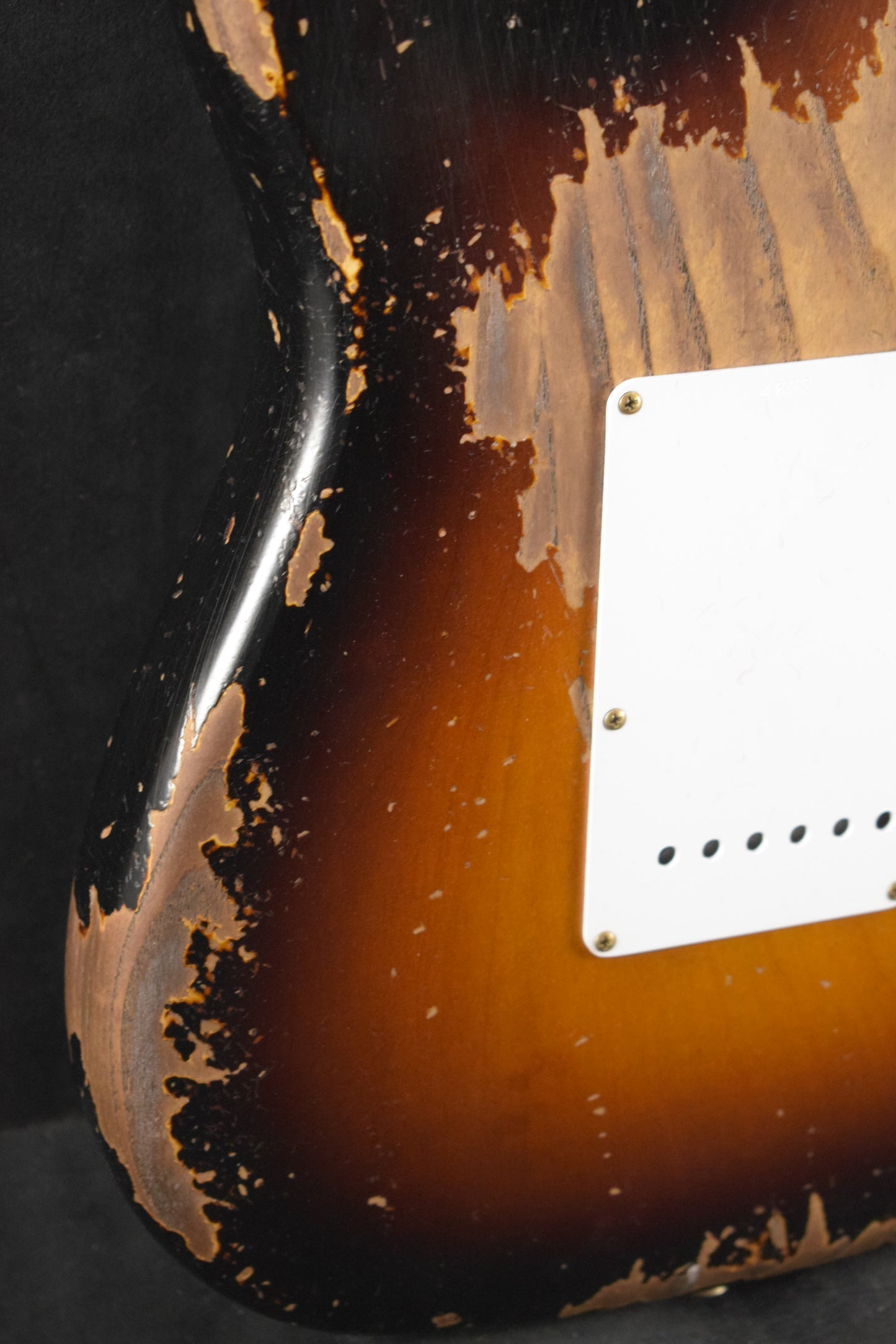 Fender Limited Edition 70th Anniversary 1954 Stratocaster Super Heavy Relic Wide-Fade 2-Color Sunburst