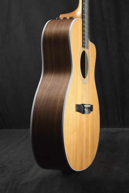 Taylor 214ce-N Nylon-String Natural