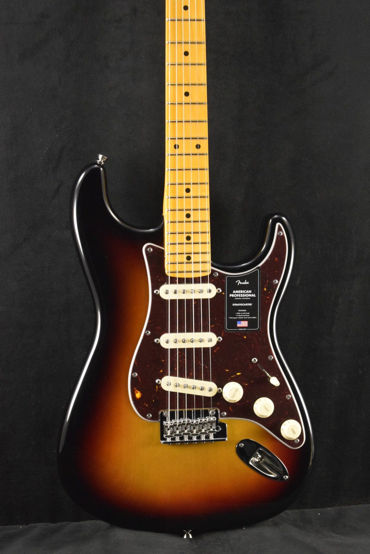 Fender American Professional Stratocaster 3-Color Sunburst Maple Fingerboard