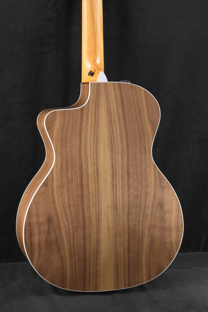 Taylor 214ce-N Nylon-String Natural