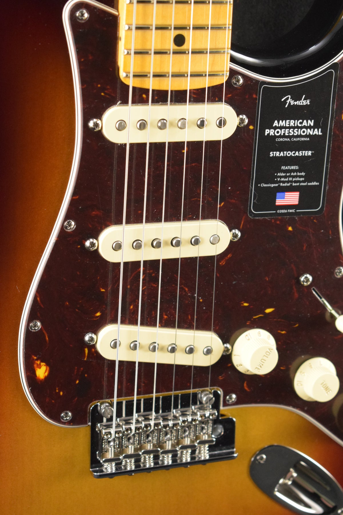 Fender American Professional Stratocaster 3-Color Sunburst Maple Fingerboard