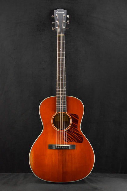 Eastman E10OOSS/V OO-Style Concert Slope Shoulder Classic Antique Varnish