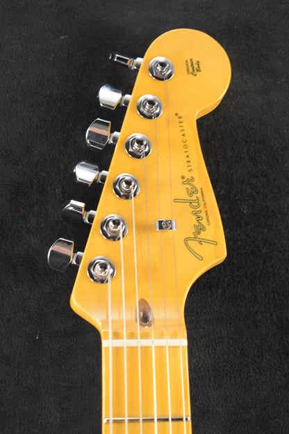 Fender American Professional Stratocaster 3-Color Sunburst Maple Fingerboard