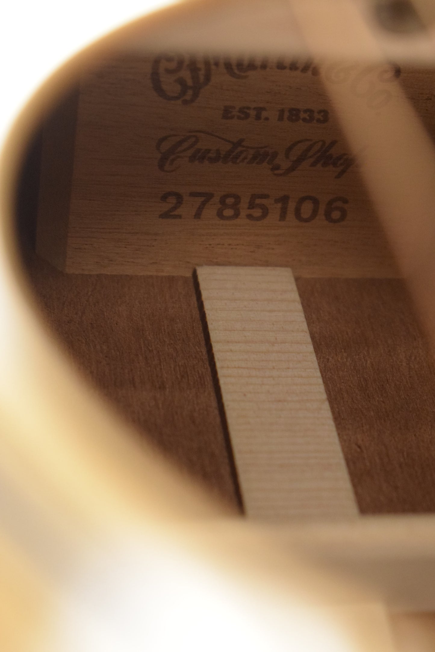Martin Custom Shop OM Orchestra Model Sitka Spruce VTS Quilted Pommele Sapele Natural