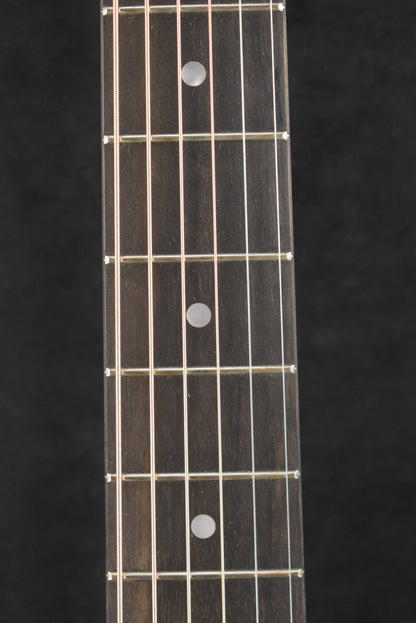 Eastman E10OOSS/V OO-Style Concert Slope Shoulder Classic Antique Varnish