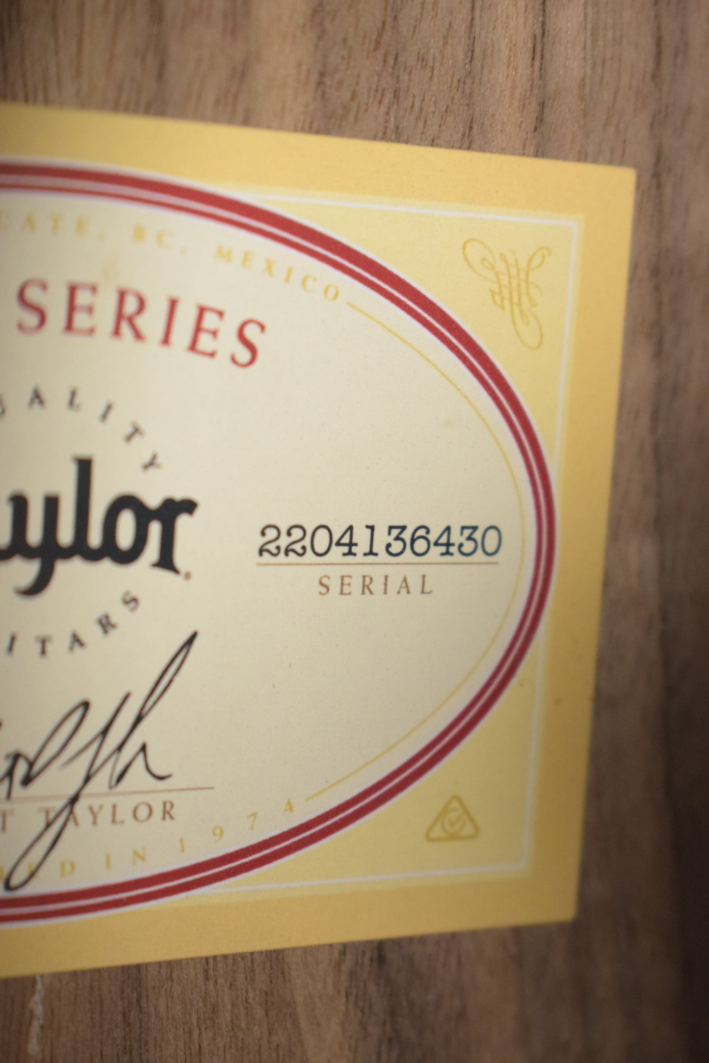 Taylor 214ce-N Nylon-String Natural