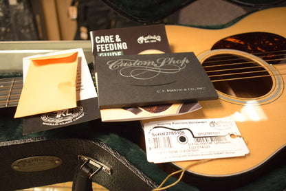 Martin Custom Shop OM Orchestra Model Sitka Spruce VTS Quilted Pommele Sapele Natural