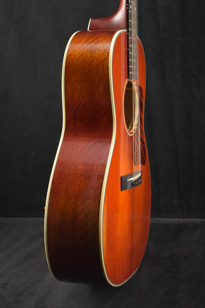 Eastman E10OOSS/V OO-Style Concert Slope Shoulder Classic Antique Varnish