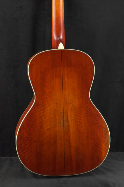 Eastman E10OOSS/V OO-Style Concert Slope Shoulder Classic Antique Varnish