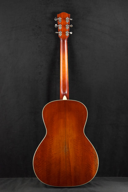 Eastman E10OOSS/V OO-Style Concert Slope Shoulder Classic Antique Varnish