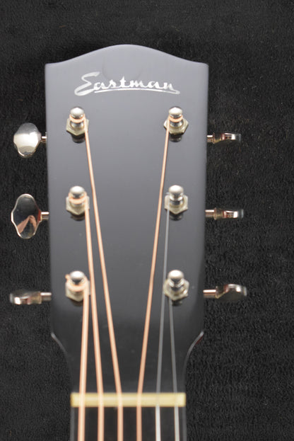 Eastman E10OOSS/V OO-Style Concert Slope Shoulder Classic Antique Varnish