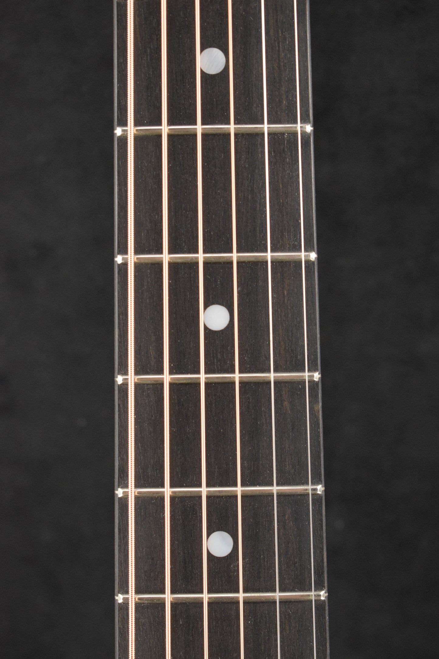 Eastman E10OOSS/V OO-Style Concert Slope Shoulder Classic Antique Varnish