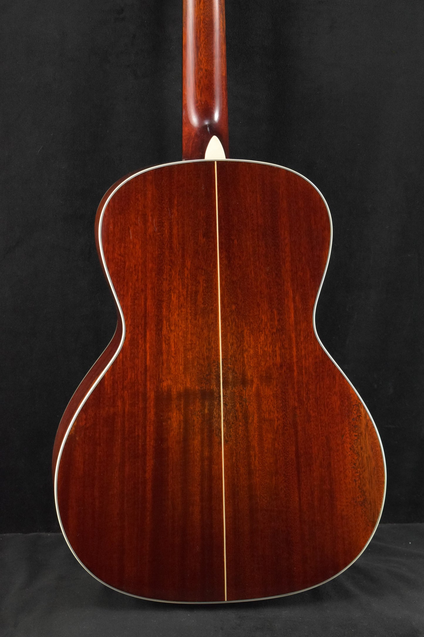 Eastman E10OOSS/V OO-Style Concert Slope Shoulder Classic Antique Varnish
