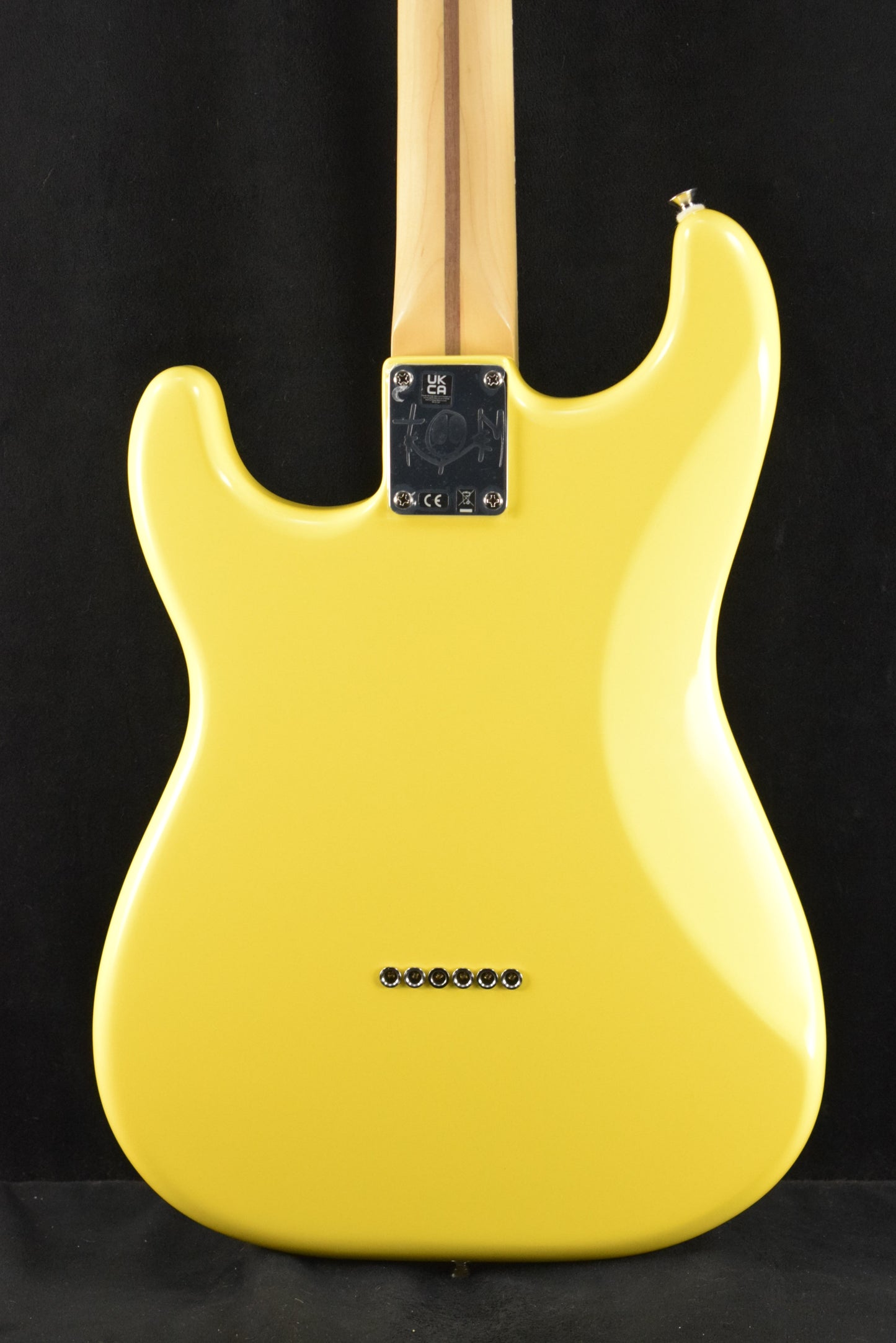 Fender Tom DeLonge Stratocaster Graffiti Yellow Rosewood Fingerboard