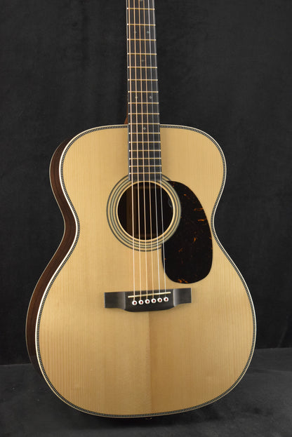 Martin 000-28E Modern Deluxe Acoustic-Electric Natural