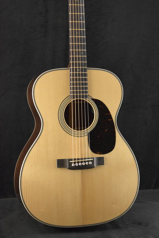 Martin 000-28E Modern Deluxe Acoustic-Electric Natural