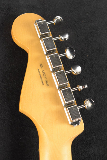 Fender Player II Stratocaster 3-Color Sunburst Rosewood Fingerboard