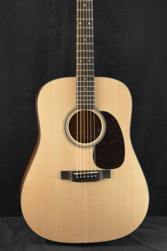 Martin D-16E-02 Mahogany