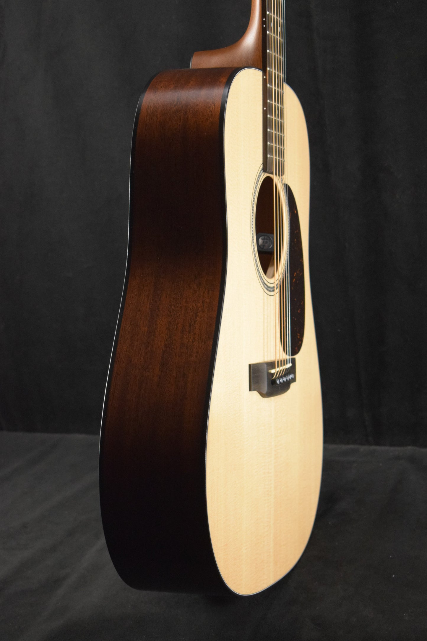 Martin D-16E-02 Mahogany