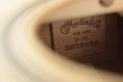 Martin D-16E-02 Mahogany