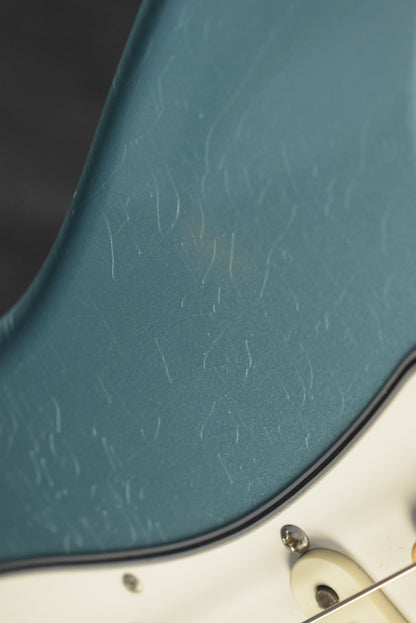 Fender '68 Stratocaster DLX Closet Classic - Aged Teal Green Metallic