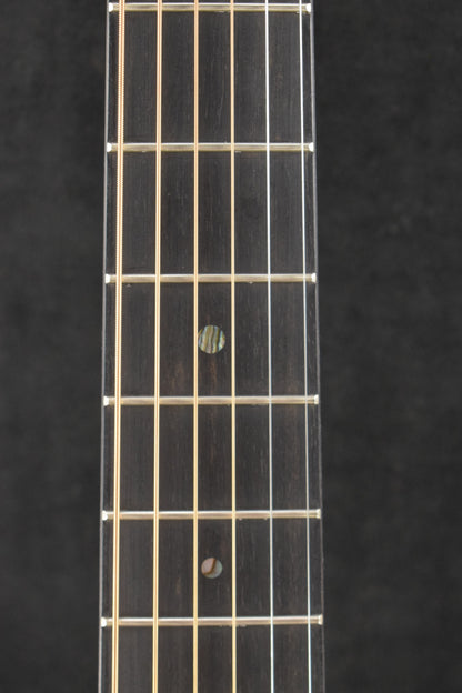Martin 00-18 Joe Bonamassa 1937 Sunburst Top