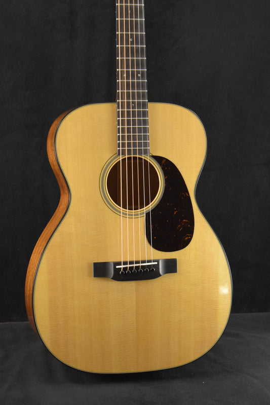 Martin 00-18 Natural