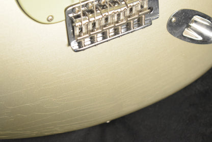 Fender '64 Stratocaster Journeyman Relic w/Closet Classic Hardware Aged Inca Silver