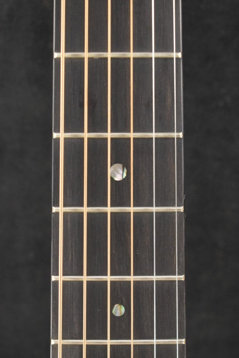 Martin 00-18 Joe Bonamassa 1937 Sunburst Top