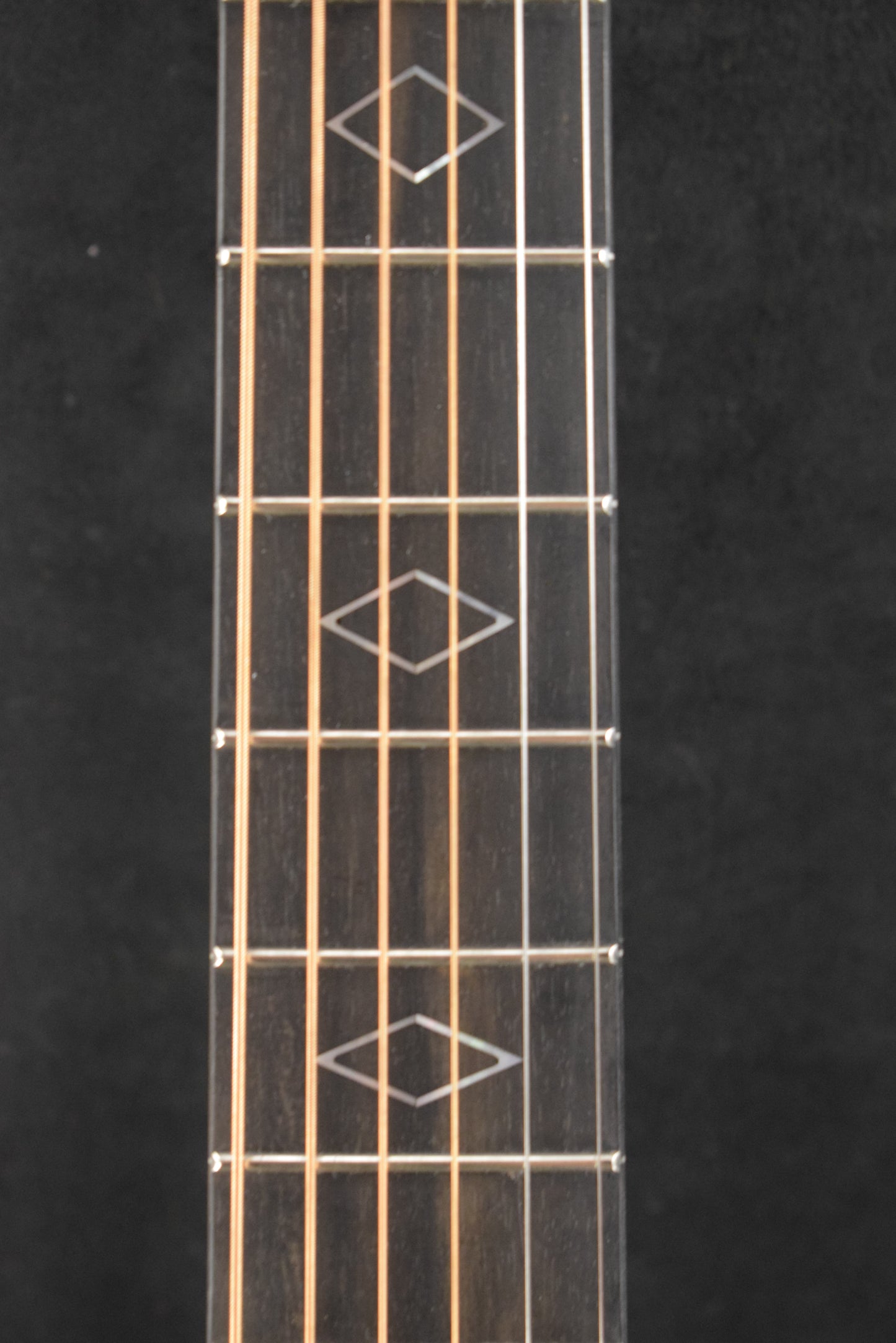 Eastman E22SS/V-SB Sloped Shoulder Dreadnought Antique Varnish Sunburst