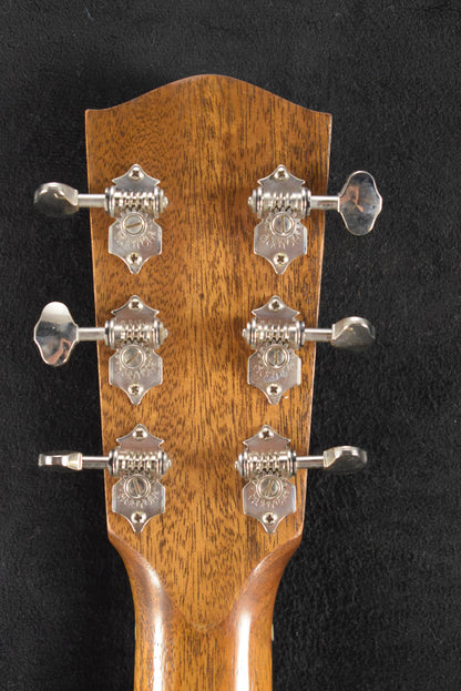 Eastman E22SS/V-SB Sloped Shoulder Dreadnought Antique Varnish Sunburst